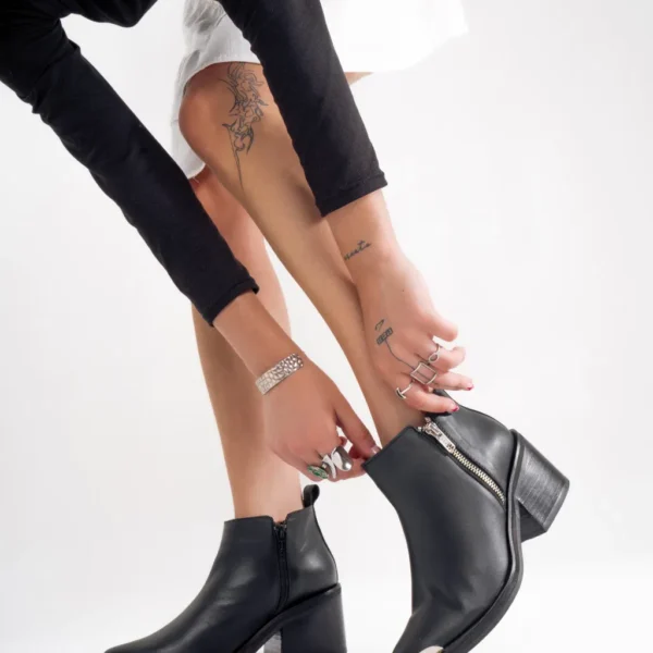 BOTAS QUIRINA NEGRAS 701