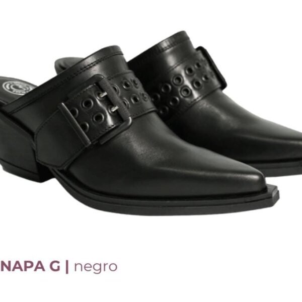 ZUECOS AS7 CUERO NEGROS